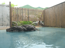 「五色温泉旅館（ごしきおんせん）」の第1浴場の露天風呂