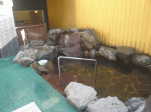 「ログホテル メープルロッジ」の露天水風呂