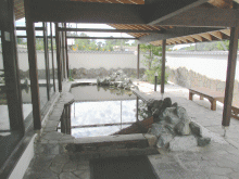 「ホテル パラダイスヒルズ」の桜乃湯の露天風呂
