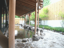 「旭川高砂台 万葉の湯」の露天岩風呂