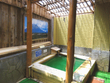 「余市川温泉」のひのき露天風呂