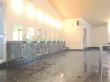 「クアプラザピリカ」の浴場（洗い場）