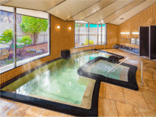 「朝里川温泉ホテル」の浴場